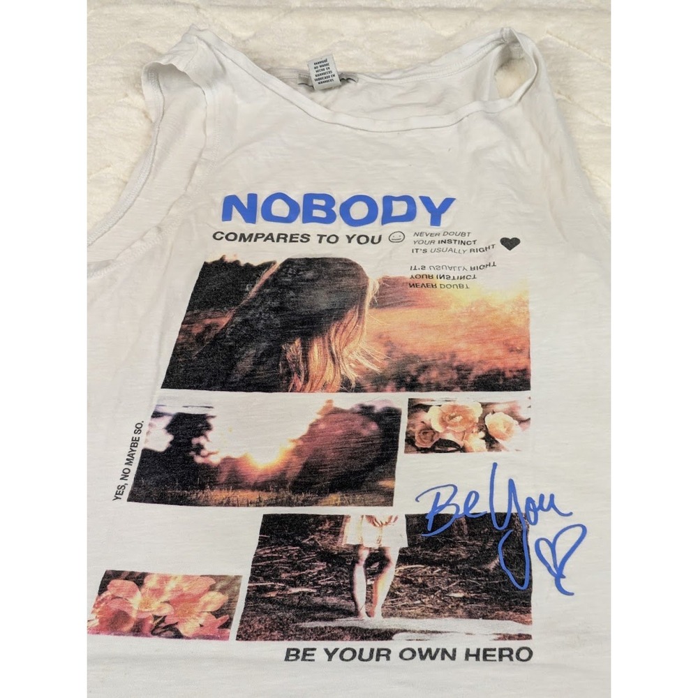 Forever 21 Nobody Compares To You Graphic Muscle Tank Top White Medium